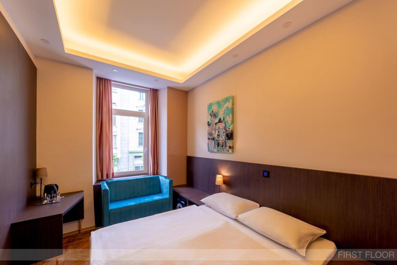 Center Ljubljana Hotel Bagian luar foto