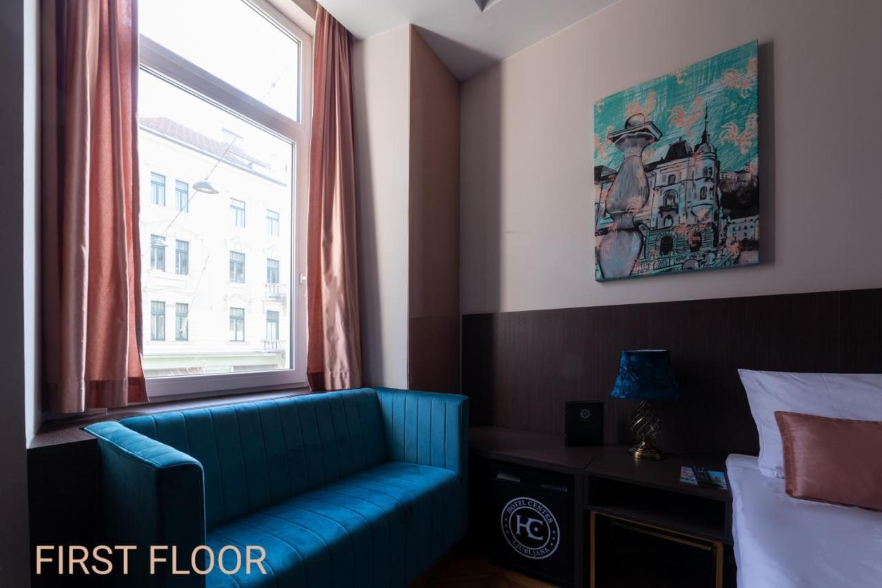Center Ljubljana Hotel Bagian luar foto